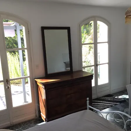 La Maison Du Bed & Breakfast
